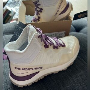 The North Face Activist FUTURELIGHT Mid Hiking Boot: Women’s Size 6.5 NWT